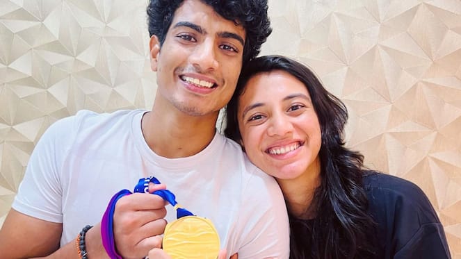 Smriti Mandhana Poses With Boyfriend Palash Muchhal After Bagging Asian Games Gold